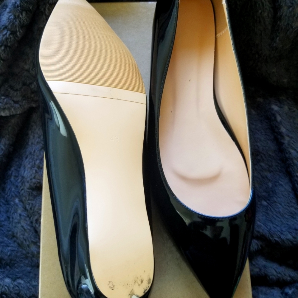 Black Pointed Toe Flats